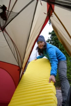 Therm-A-Rest NeoAir Xlite NXT Regular Wide Slaapmat Geel -Winkel Voor Buitenartikelen 98968 therm a rest neoair xlite nxt regular wide slaapmat